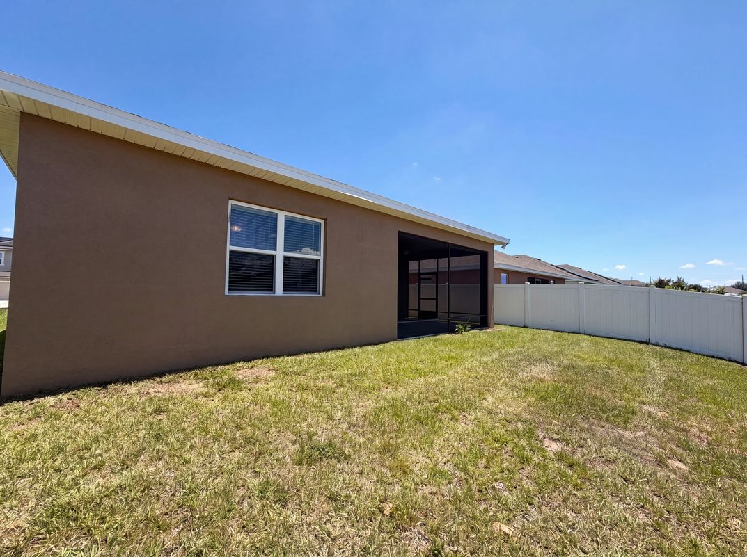 Photo 5 of 20 of 480 Buchannan Dr, Davenport, FL