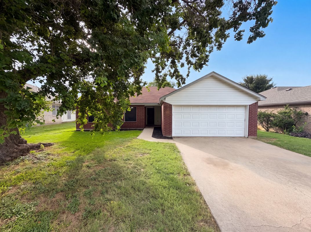 Photo 14 of 16 of 129 Meadowbrook Dr, Temple, TX