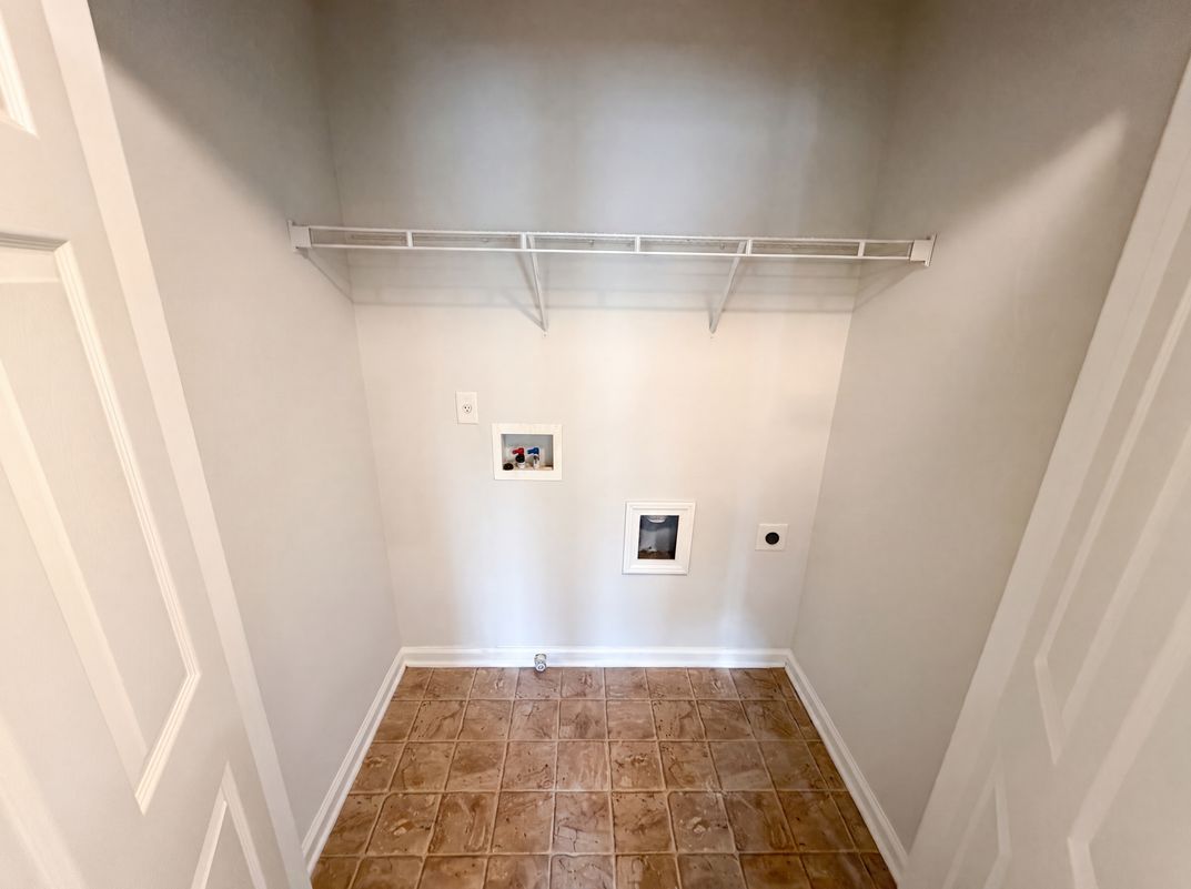 Photo 15 of 20 of 7553 Rutgers Cir, Fairburn, GA