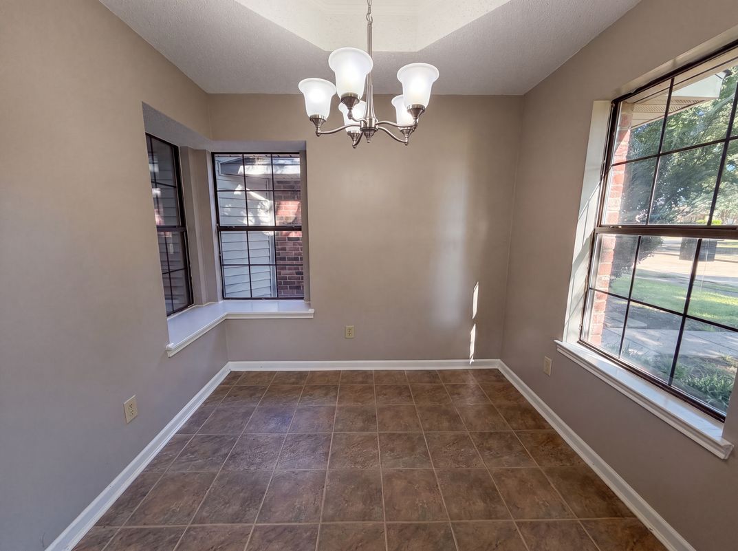 Photo 8 of 17 of 1503 Curtis Ln, Cedar Hill, TX