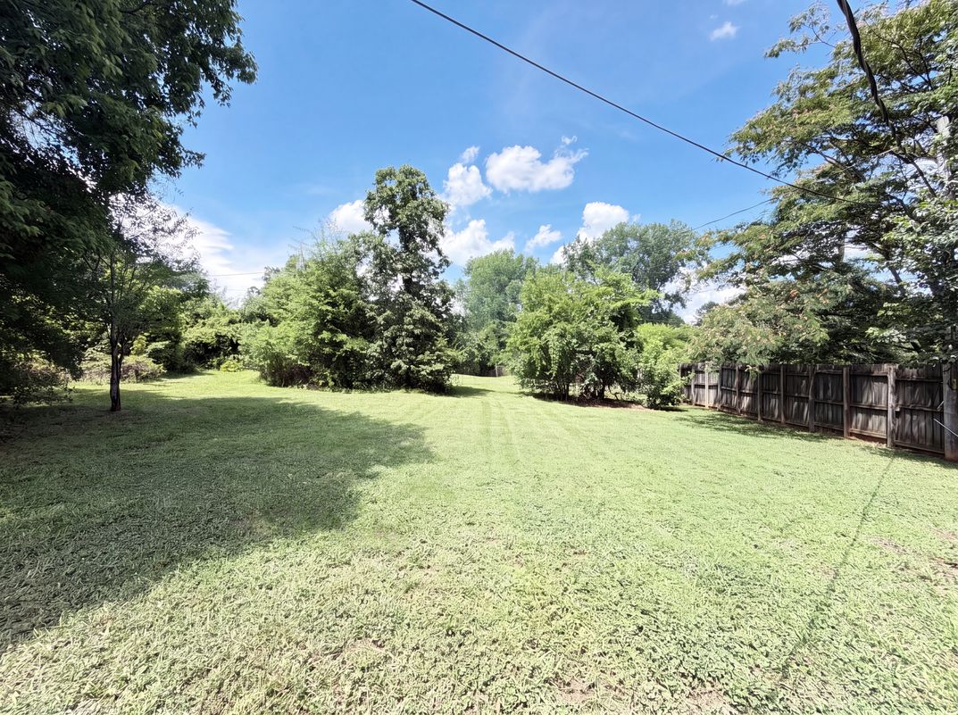 Photo 15 of 16 of 6912 Fieldlark Ln, Charlotte, NC