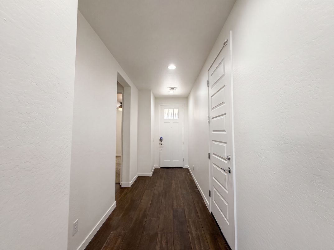 Photo 11 of 31 of 1224 E Glass Ln, Phoenix, AZ