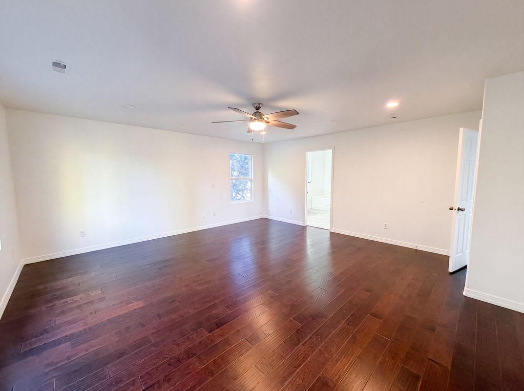 Photo 4 of 26 of 866 S 1580 W, Lehi, UT