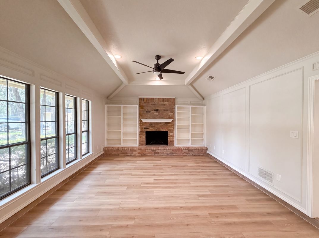 Photo 3 of 21 of 9 Muirfield Ct, Roanoke, TX