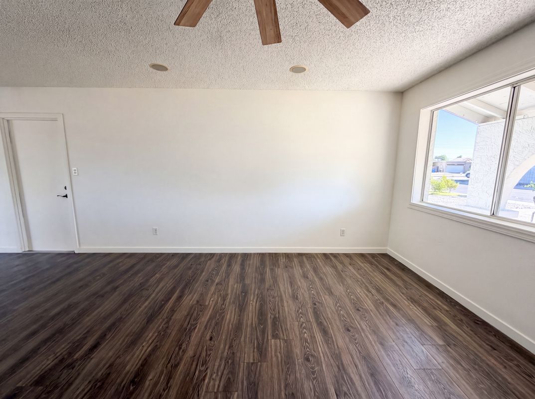 Property photo 3 of 12028 N 41st Dr