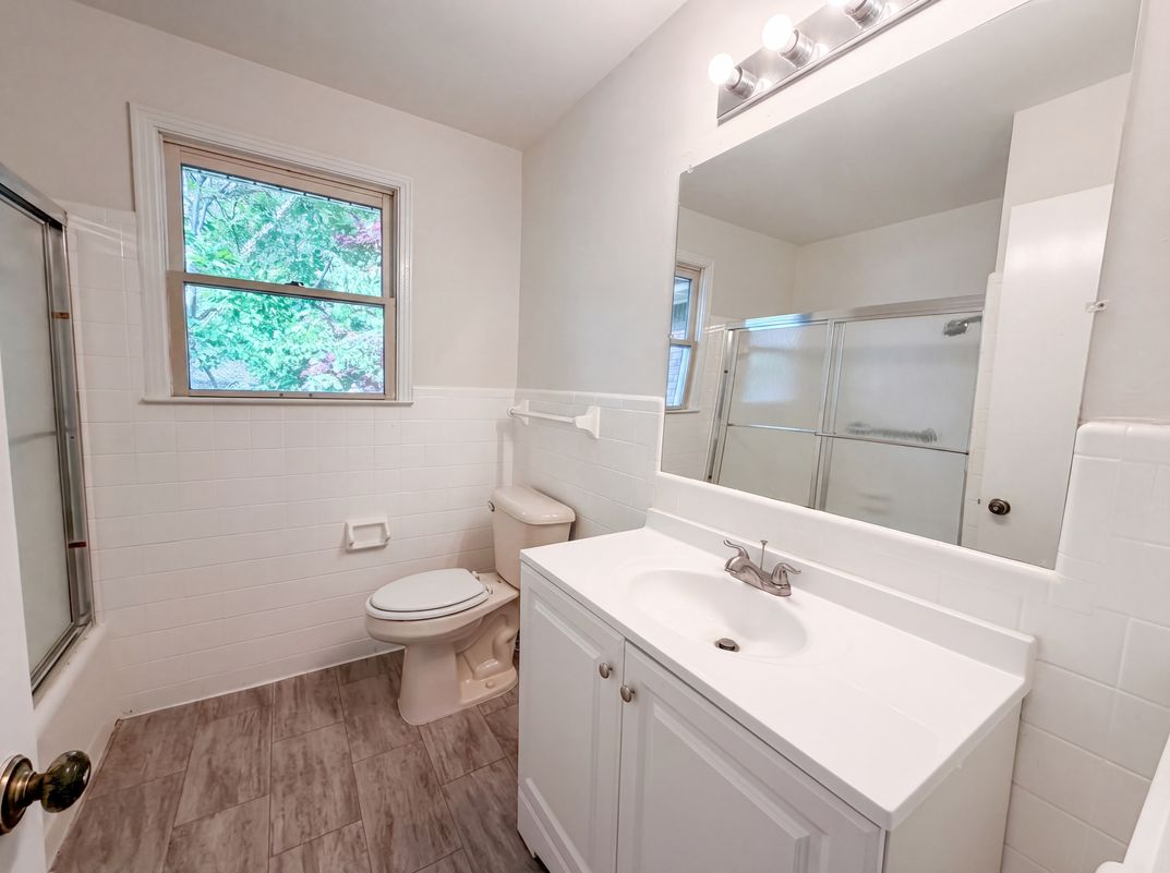 Photo 6 of 23 of 242 Kingswood Dr, Clarksville, TN
