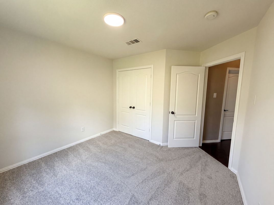 Photo 9 of 19 of 525 Hidden Oak Ln, Rockwall, TX