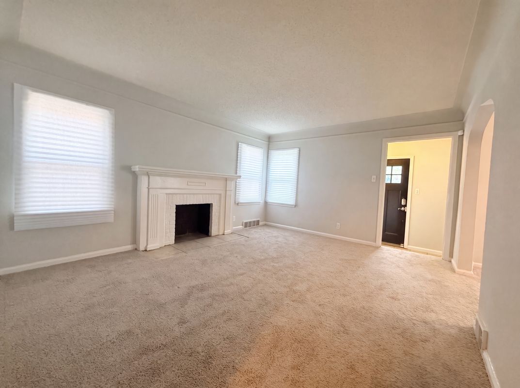 Property photo 3 of 16853 Saint Marys St