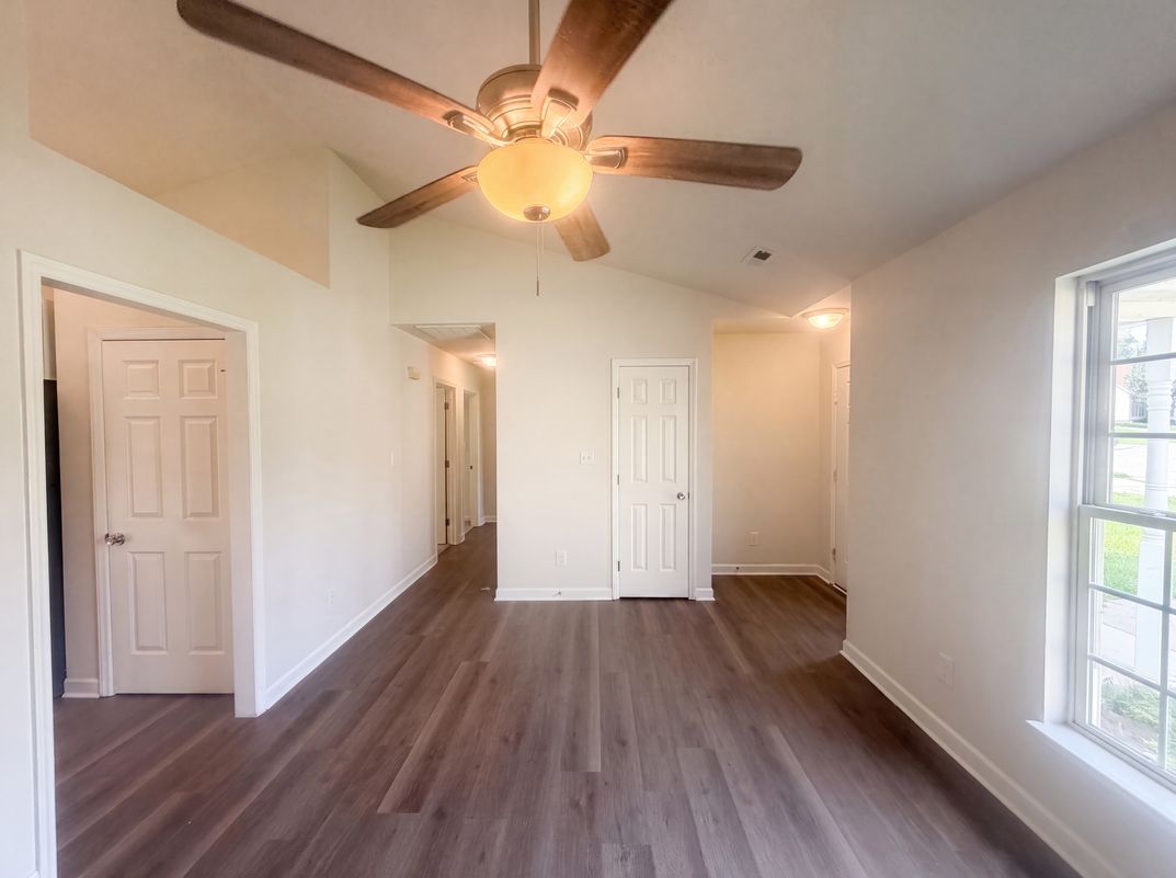 Photo 3 of 17 of 2110 Carlisle Way, High Point, NC