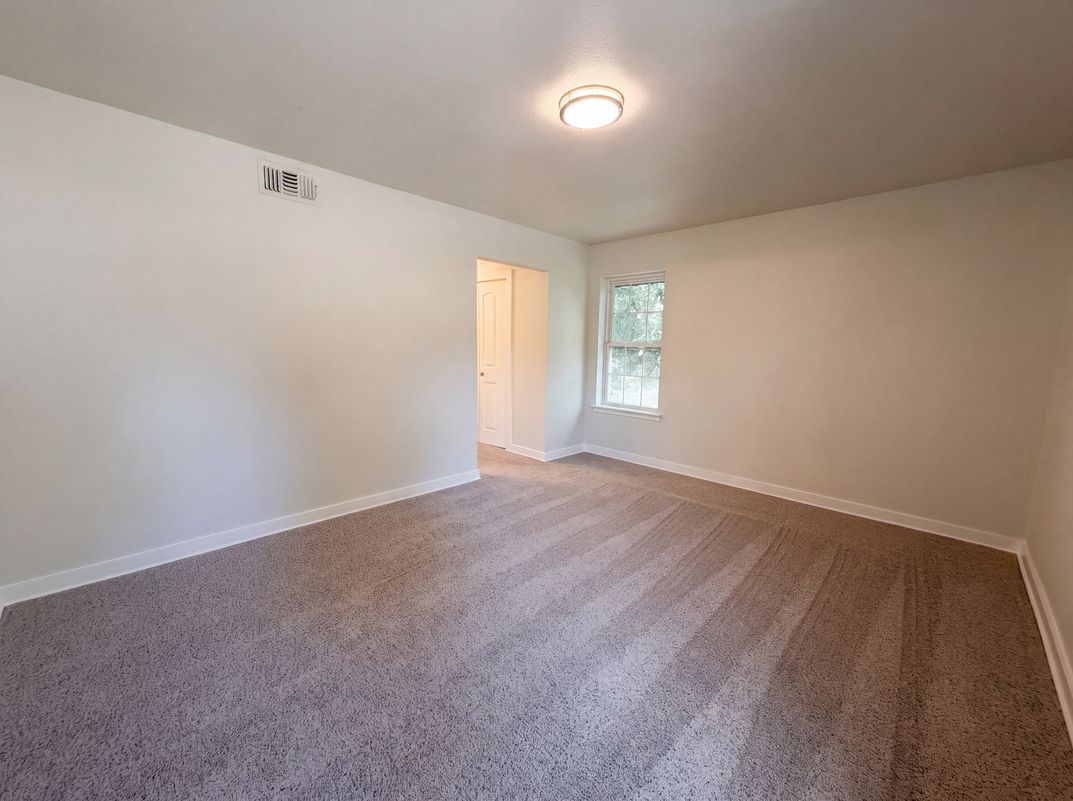 Photo 13 of 20 of 3969 Lost Creek Dr, Dallas, TX