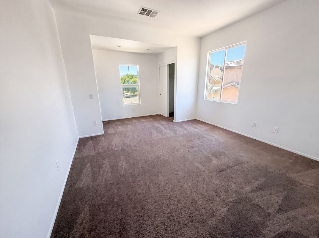 Photo 18 of 28 of 3147 W Lingard St, Lancaster, CA