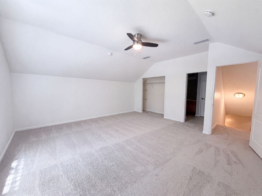 Photo 12 of 21 of 845 Songbird Dr, Orange Park, FL