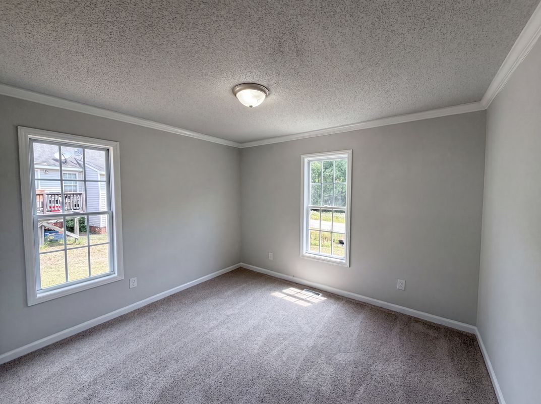 Photo 9 of 16 of 1024 Laurel Leaf Rd, Zebulon, NC