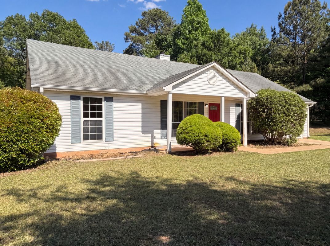 Photo 24 of 27 of 182 Livingston Ln, Covington, GA