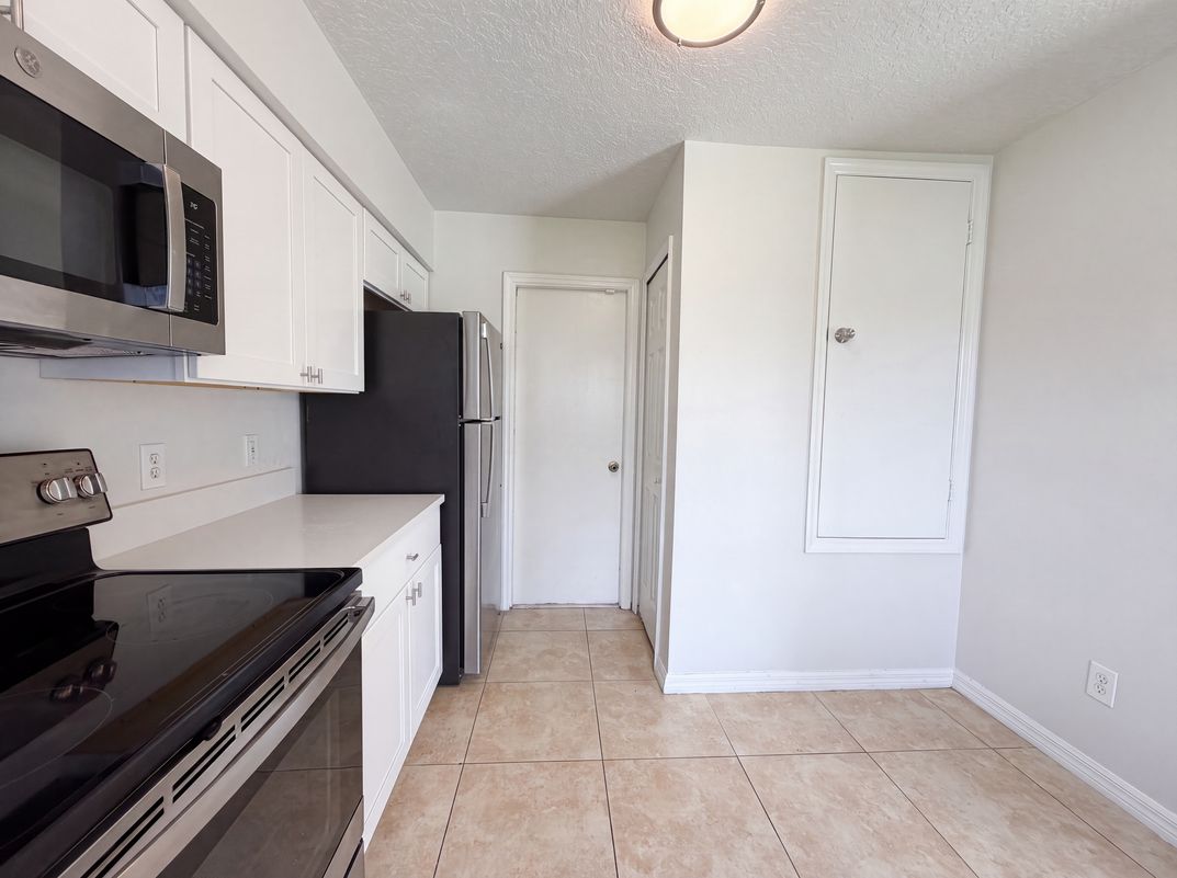 Photo 6 of 22 of 13236 Pike Lake Dr, Riverview, FL
