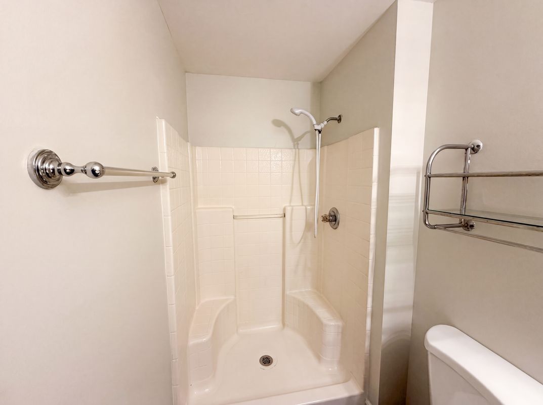 Photo 13 of 20 of 114 Pamala Ct, Sanford, FL