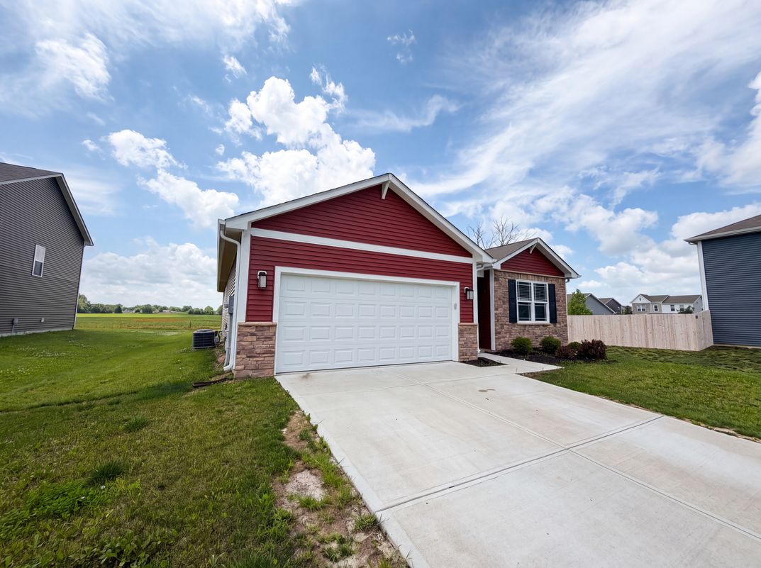 Photo 16 of 19 of 1671 Fairmount Dr, Greenfield, IN