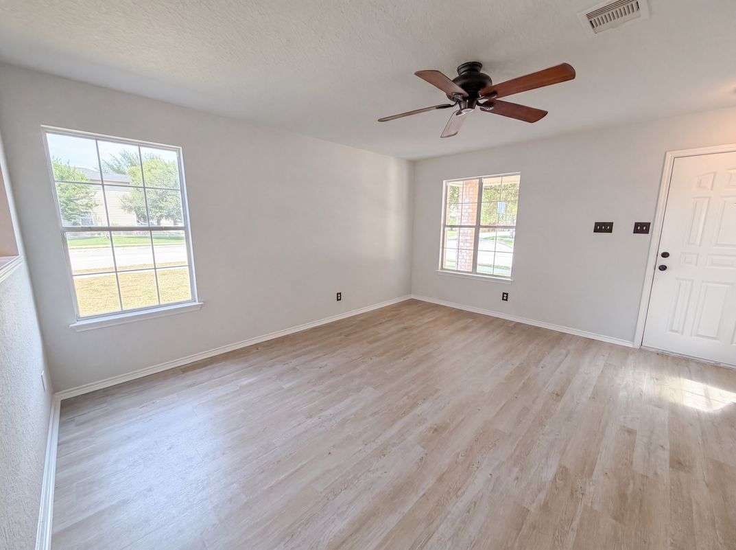 Photo 7 of 15 of 3972 Cherokee Blvd, New Braunfels, TX