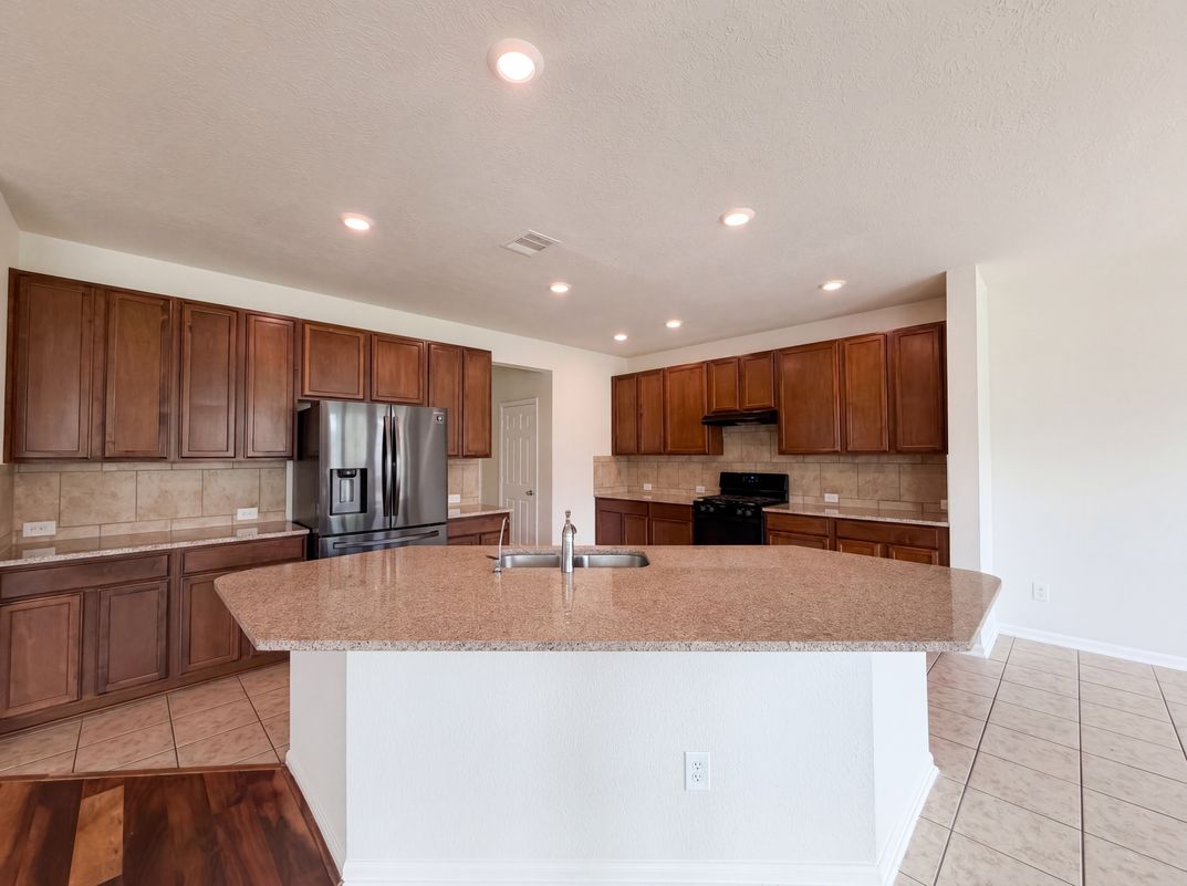 Property photo 2 of 19022 Tower Rose Ct