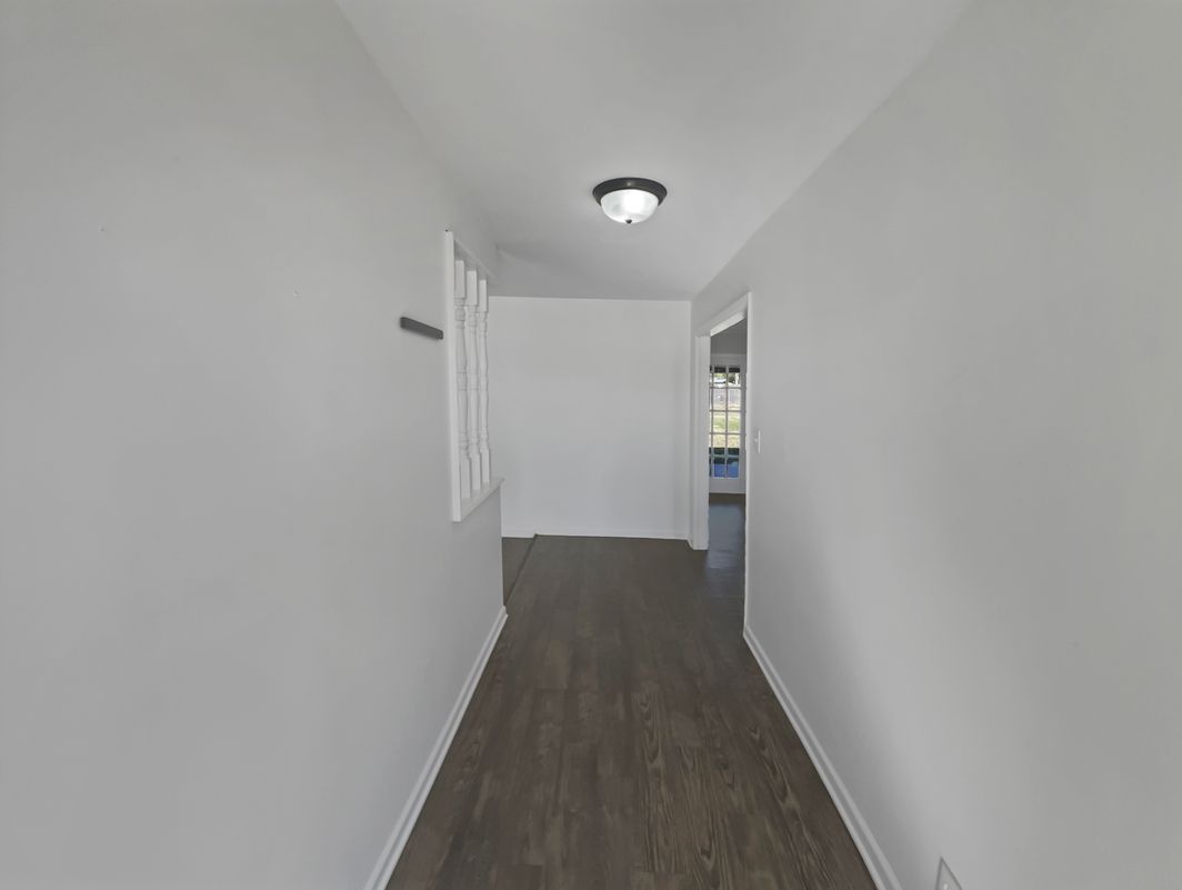 Photo 7 of 18 of 1105 E 17th St, Georgetown, TX