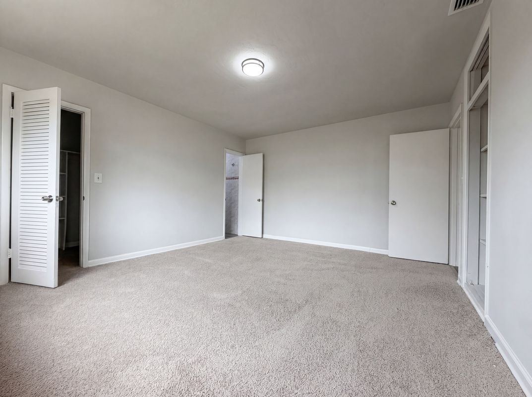 Photo 15 of 19 of 820 NW 78th Ave, Pembroke Pines, FL