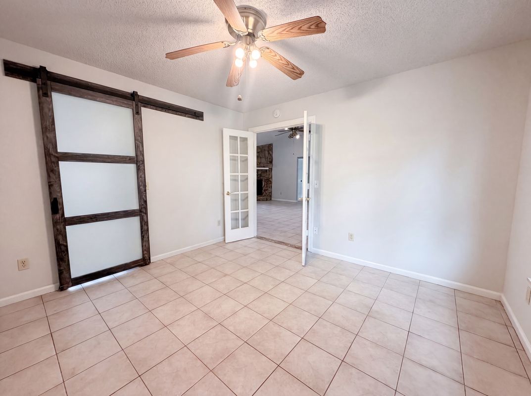 Photo 7 of 17 of 2441 Longwood St, Orange Park, FL