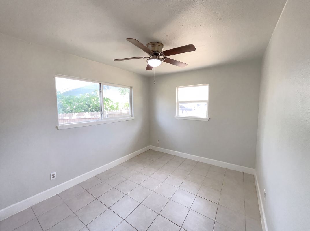 Photo 9 of 18 of 7303 Havenbrook Dr, San Antonio, TX
