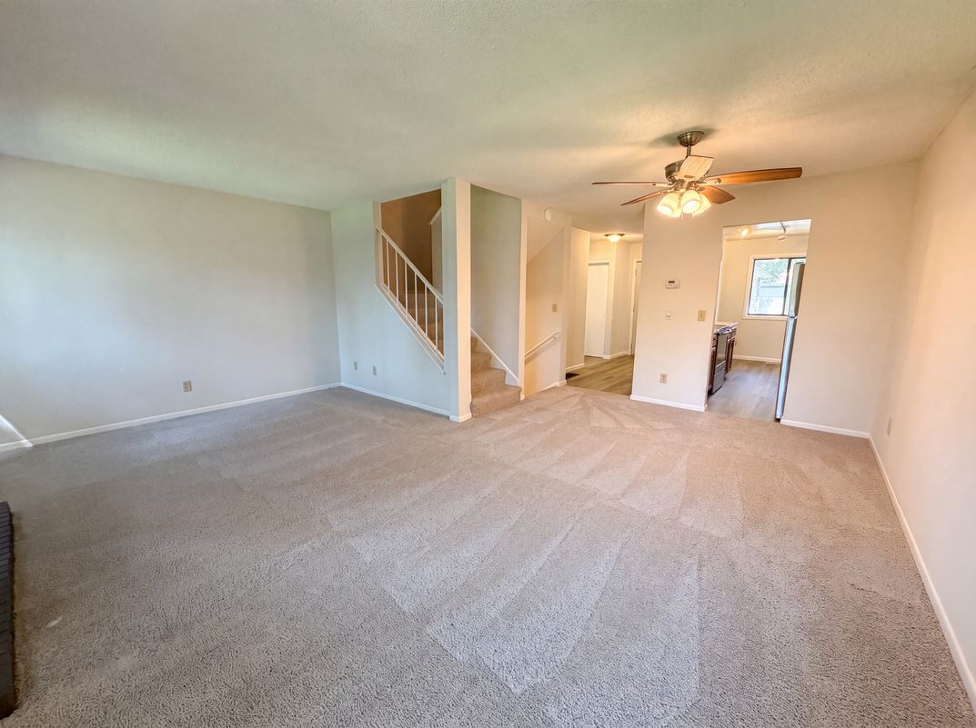 Photo 8 of 30 of 201 Bridlewood Dr, St. Paul, MN