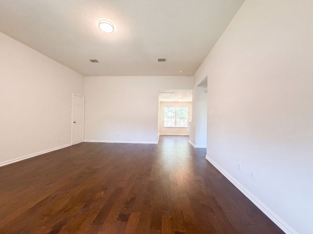 Photo 9 of 24 of 1420 Fleetwood Cove Dr, Grand Prairie, TX