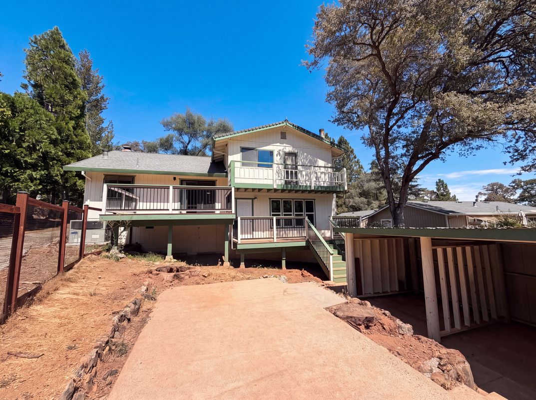 Photo 5 of 34 of 23944 Oakmont Way, Auburn, CA