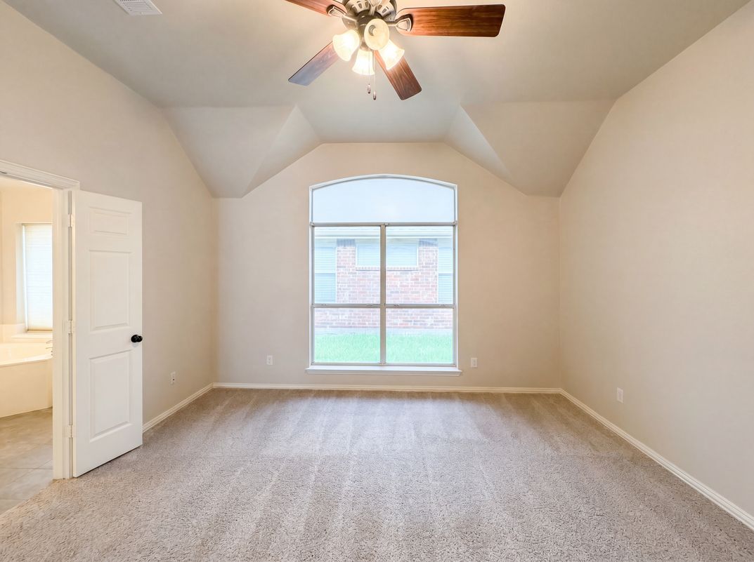 Photo 11 of 17 of 1441 Forest Oaks Ct, Frisco, TX