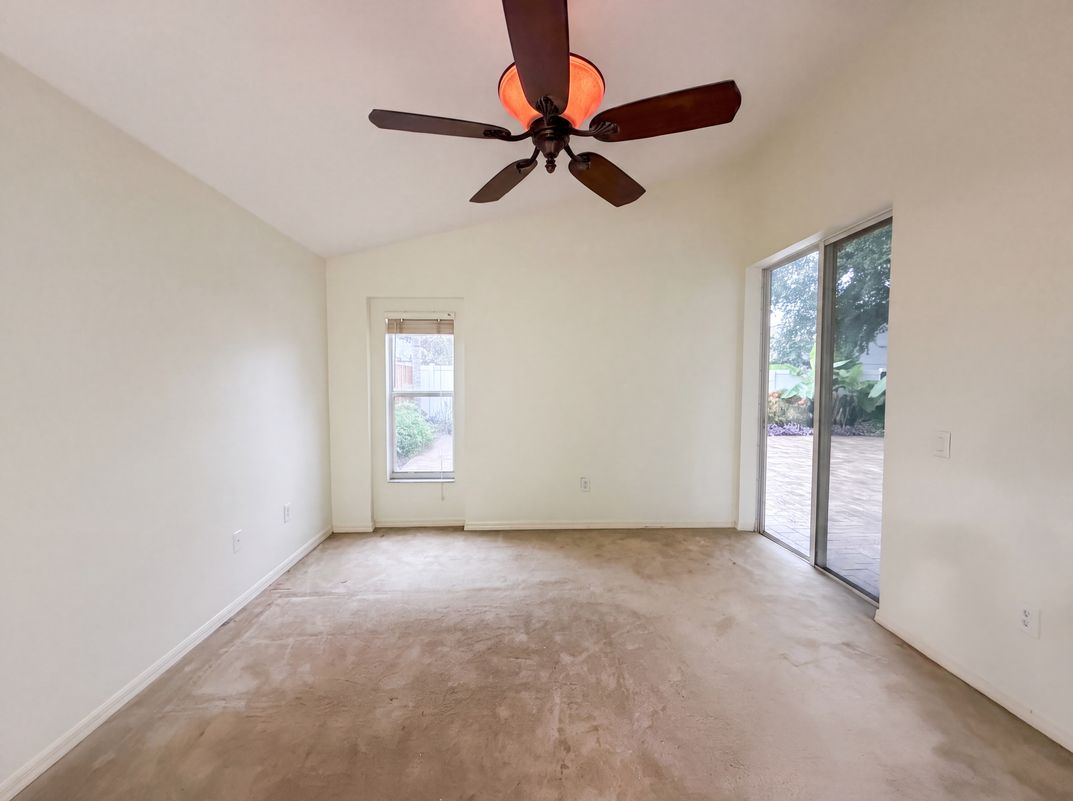 Photo 9 of 22 of 6941 Crown Lake Dr, Gibsonton, FL