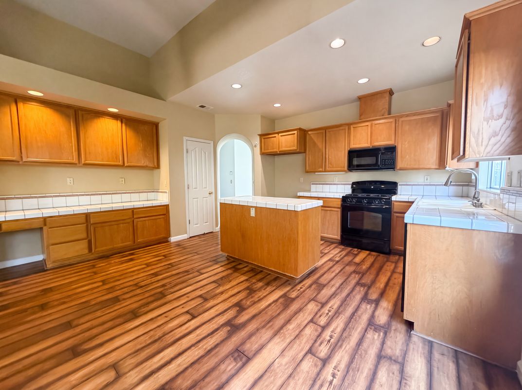 Photo 36 of 44 of 5344 Swindon Rd, Rocklin, CA