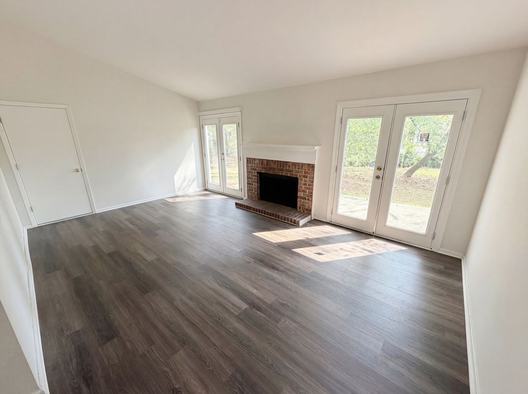 Photo 17 of 31 of 4727 Garden Hills Dr, Stone Mountain, GA