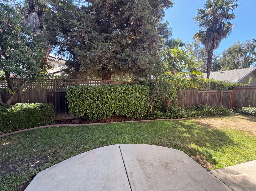 Photo 20 of 22 of 915 Wallace Dr, Woodland, CA