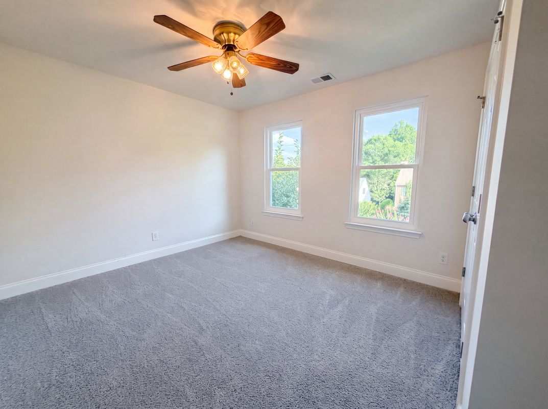 Photo 11 of 17 of 110 Lyman Oak Ct, Fort Mill, SC