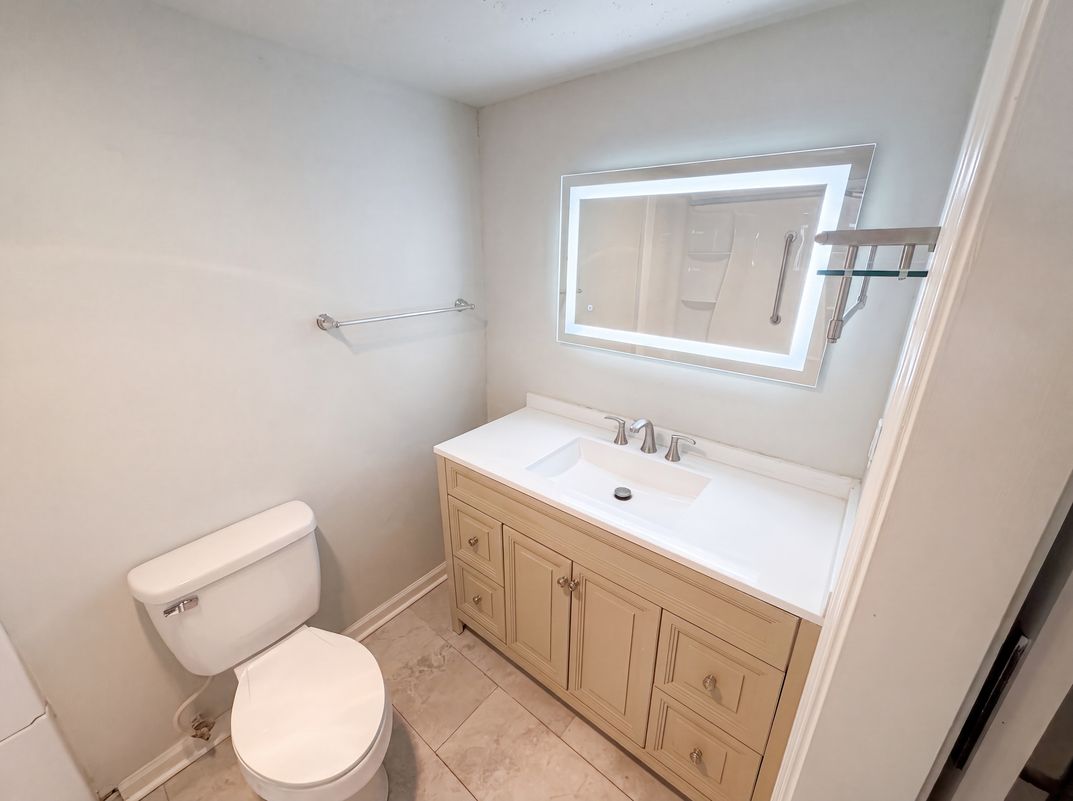 Photo 17 of 24 of 8223 Taunton Rd, Indianapolis, IN