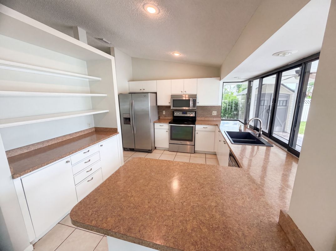 Photo 28 of 38 of 2305 SW Fern Cir, Port Saint Lucie, FL