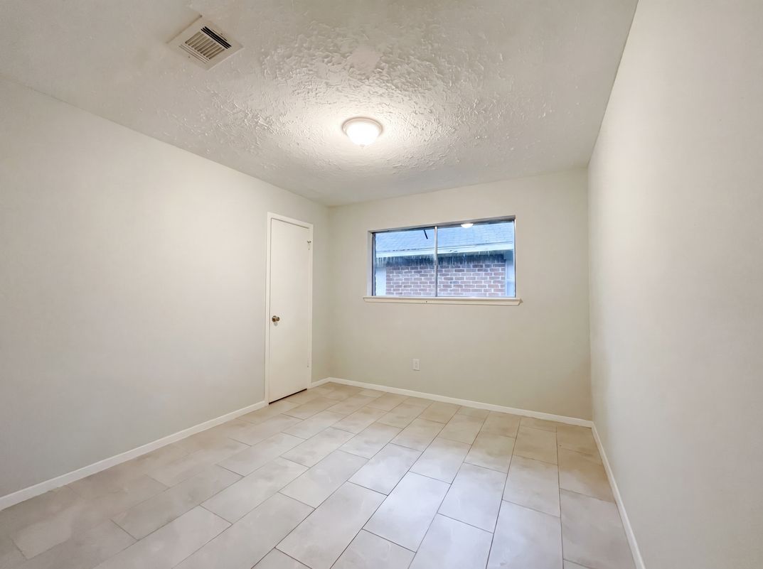 Photo 11 of 16 of 23110 Pennsgrove Rd, Spring, TX