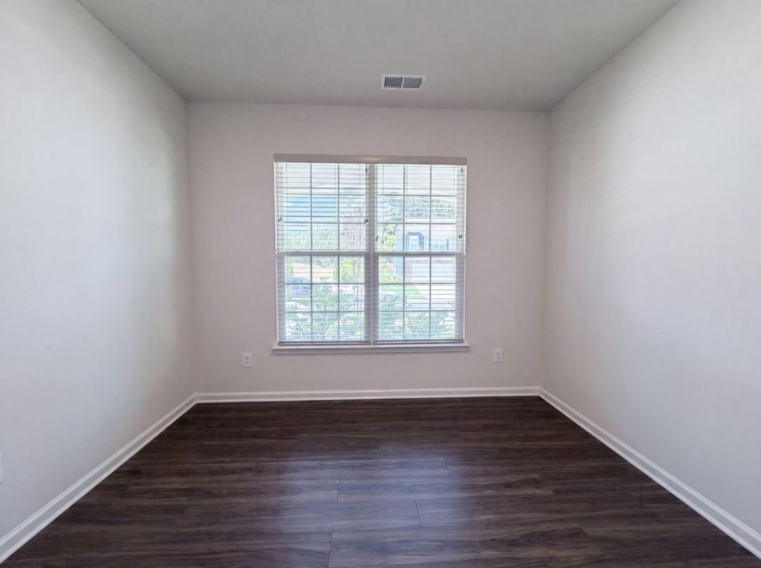 Photo 6 of 16 of 190 Abersham Dr, Mooresville, NC