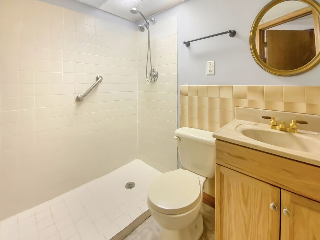 Photo 9 of 19 of 826 Catskill Dr, Saint Louis, MO