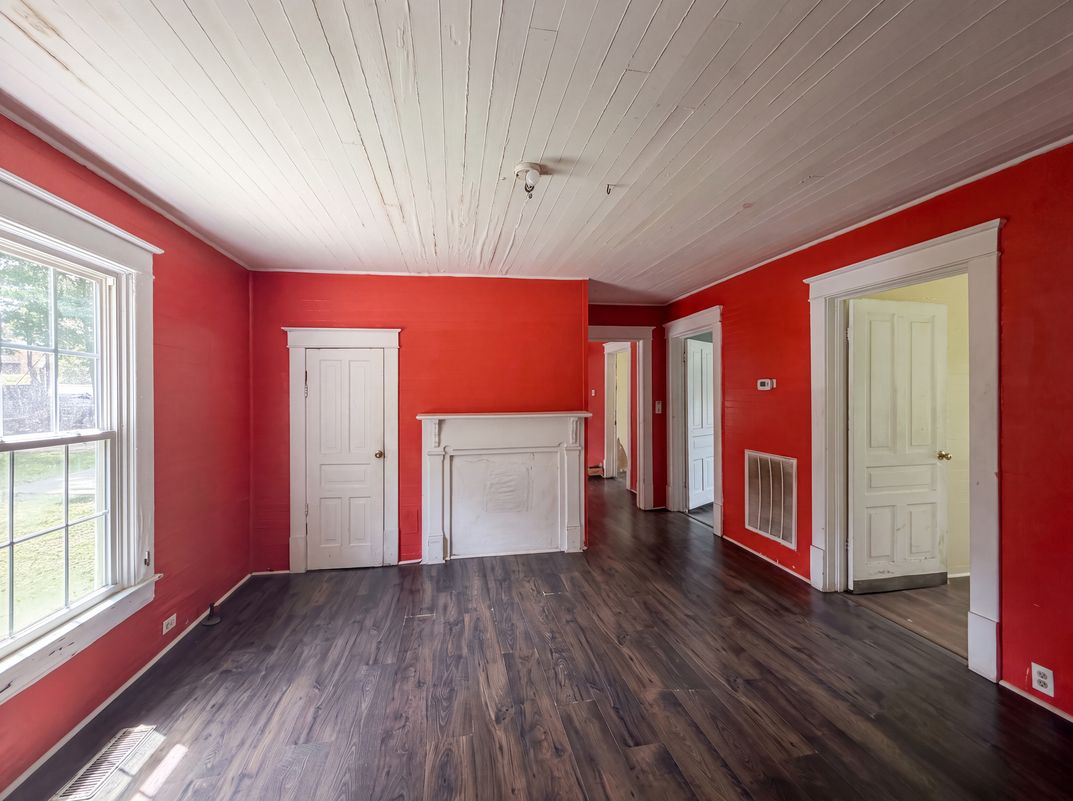 Property photo 3 of 621 McIver St