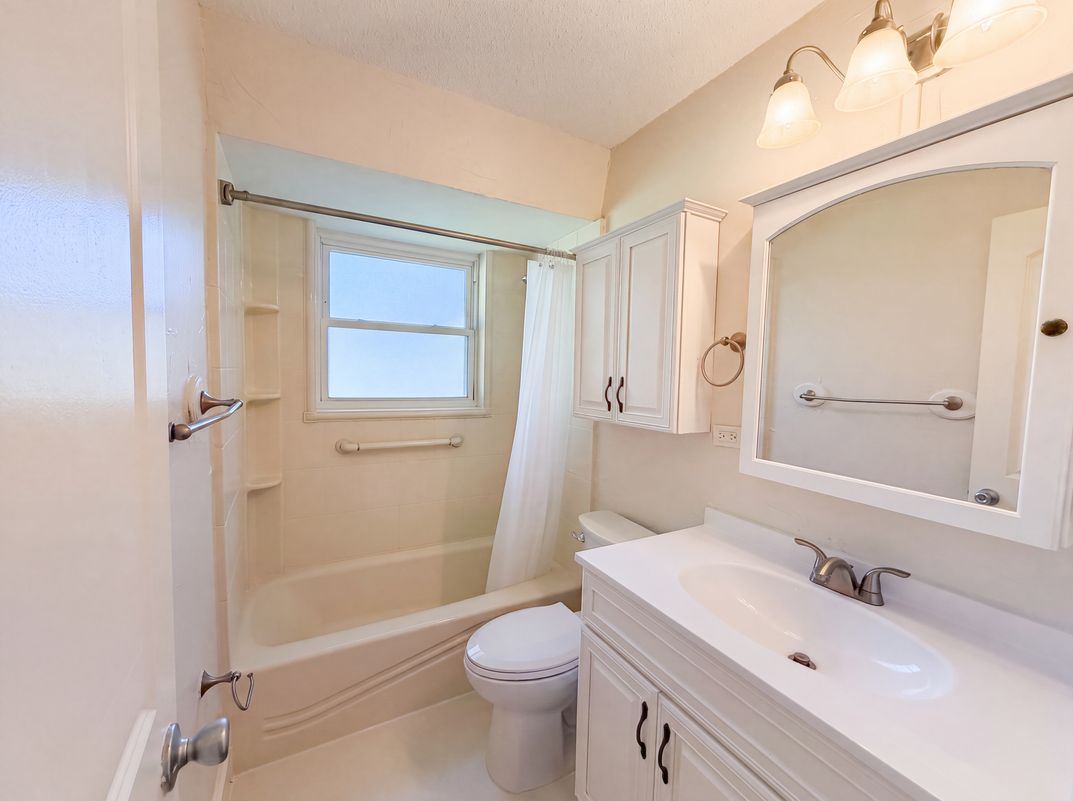 Photo 12 of 21 of 624 Sherman Rd, South Daytona, FL