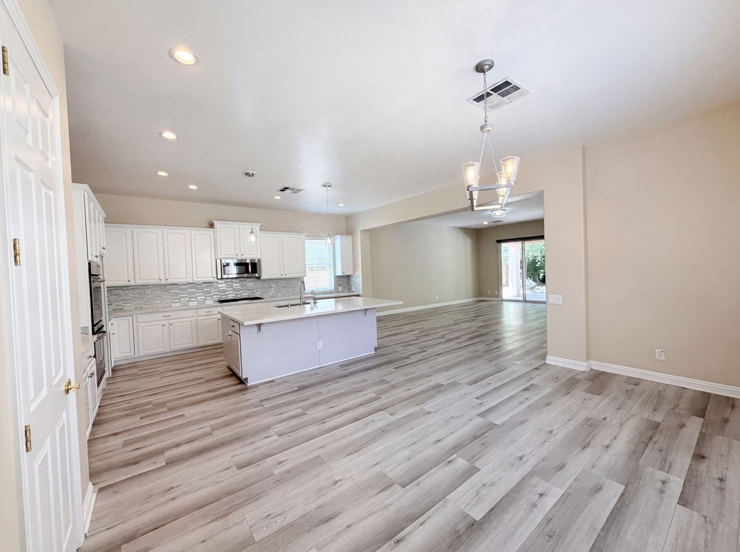 Photo 13 of 68 of 6892 April Wind Ave, Las Vegas, NV