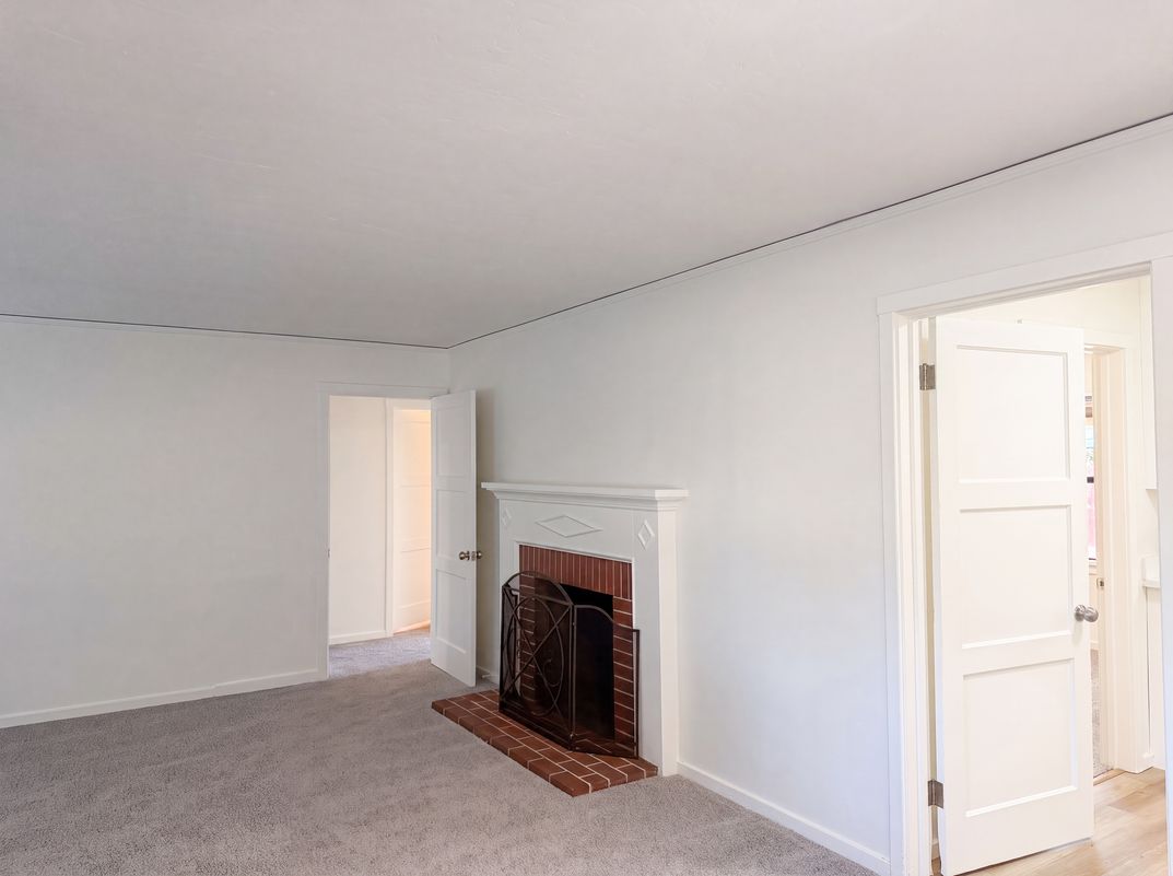 Photo 13 of 41 of 4601 Summit Way, Sacramento, CA