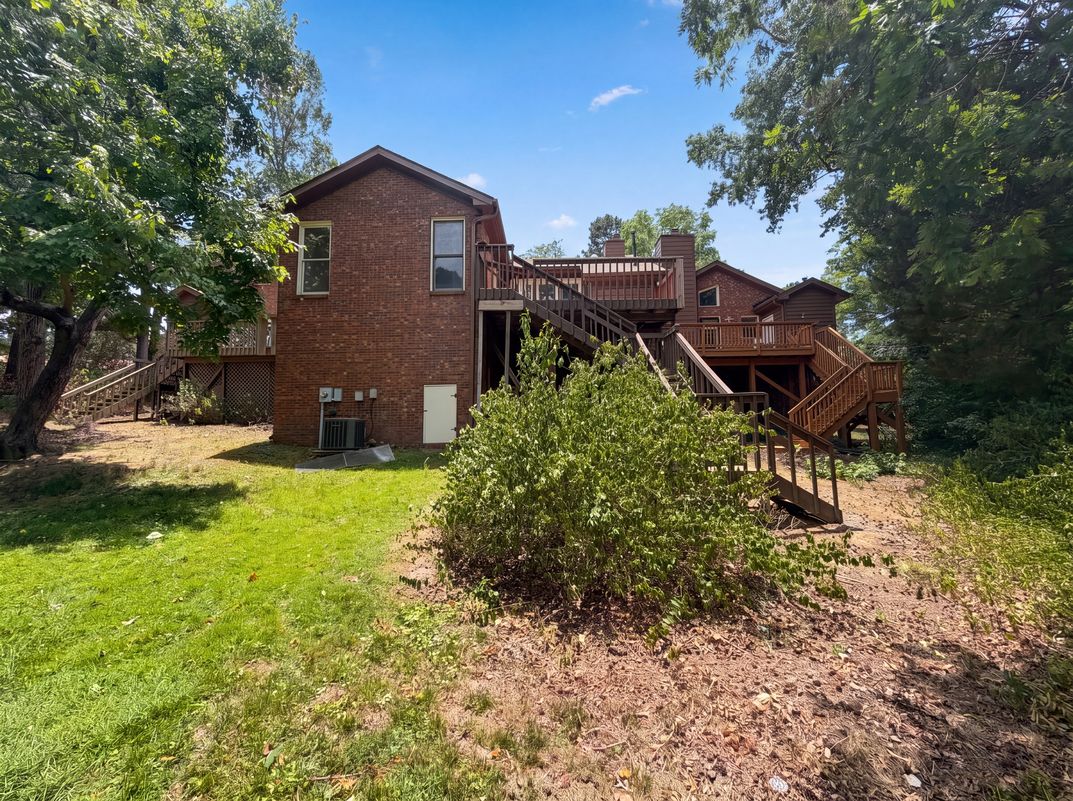 Photo 5 of 17 of 5500 Fortunes Ridge Dr, Durham, NC