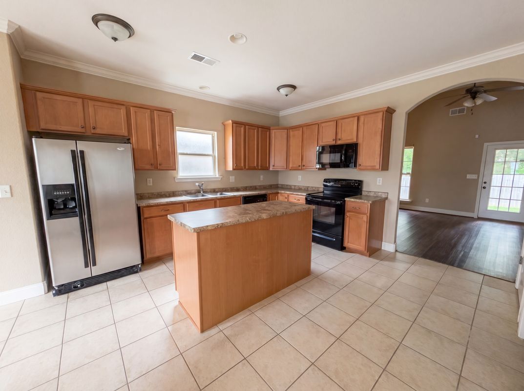 Property photo 2 of 124 Cattail Ln