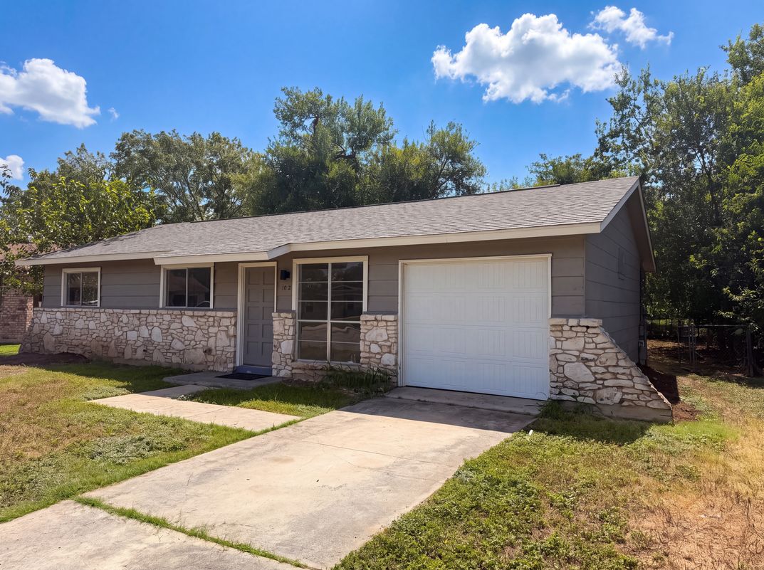 Photo 14 of 16 of 102 Dartmoor Dr, Schertz, TX