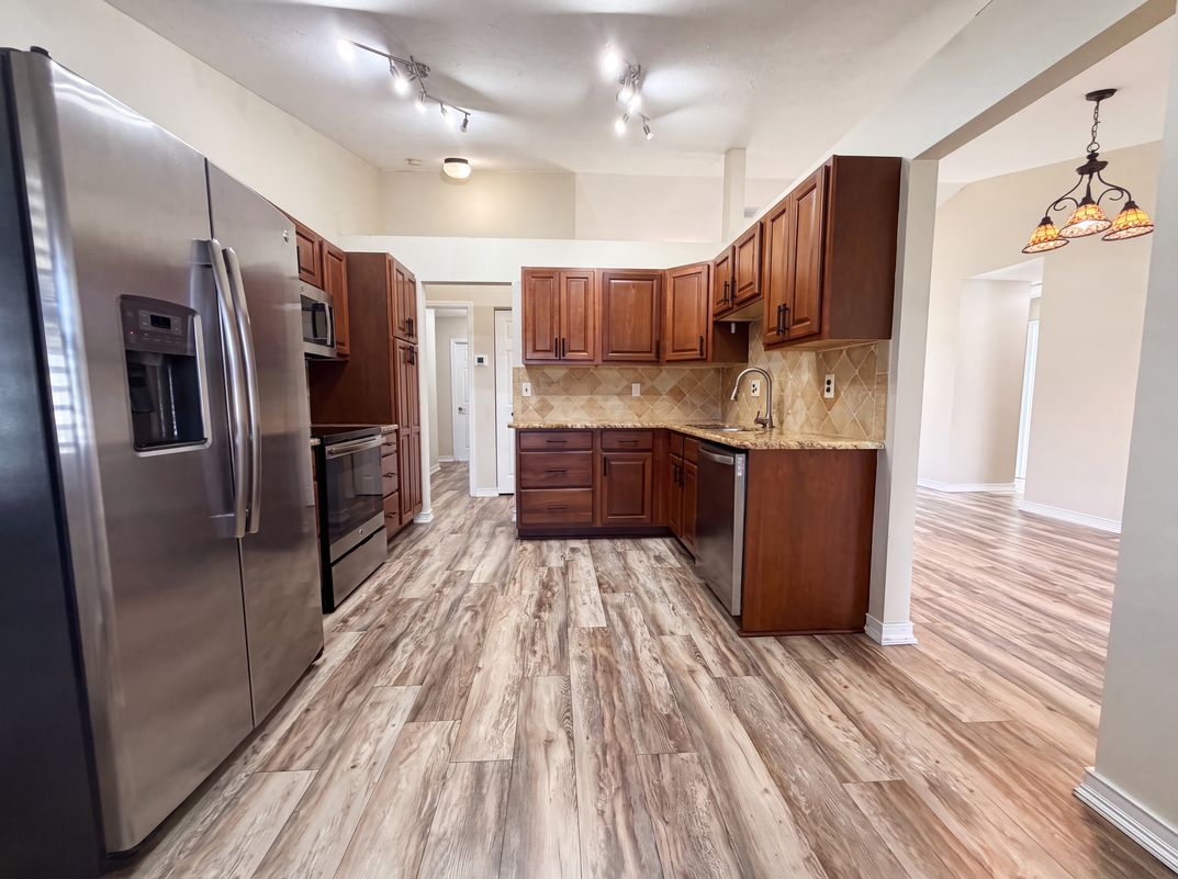 Photo 18 of 27 of 3430 55th Dr E, Bradenton, FL