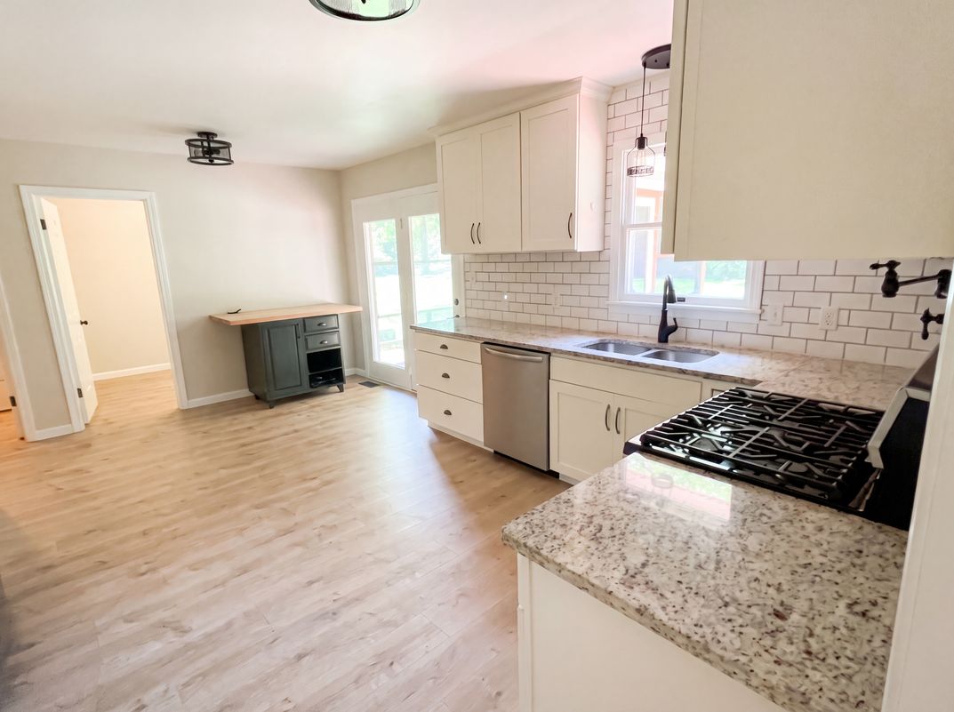 Photo 6 of 23 of 1003 Bateman Dr, Elizabeth City, NC